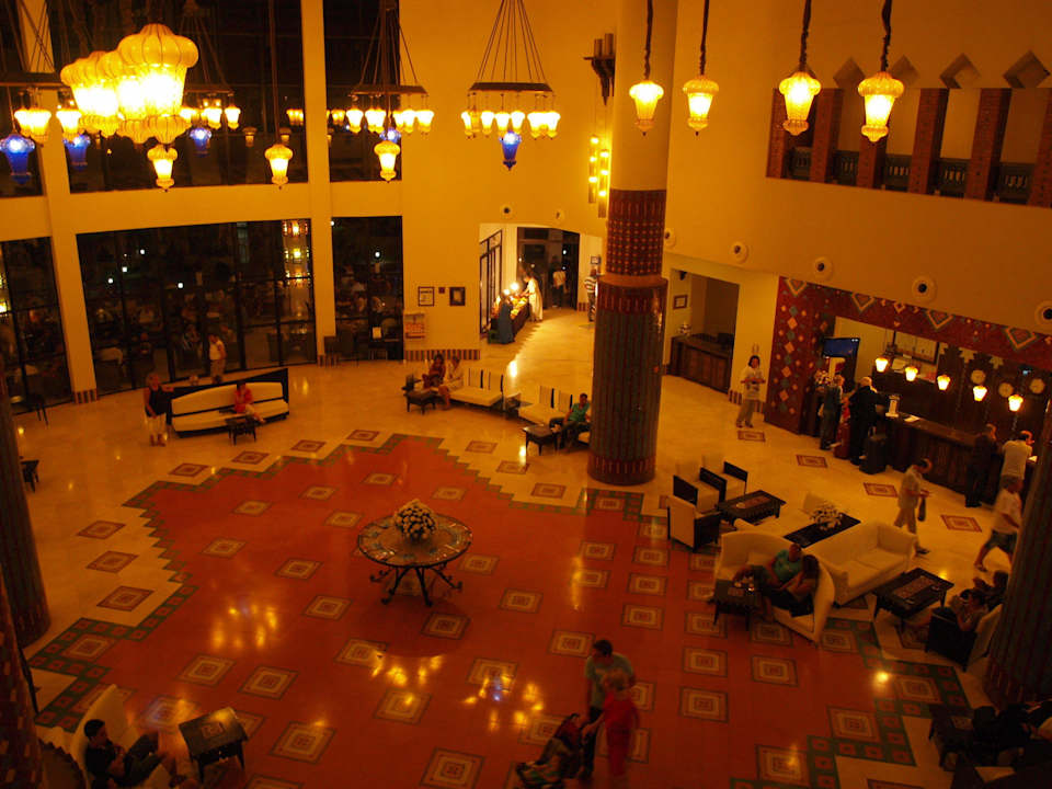 Haupthalle am Abend Iberostar Waves Founty Beach