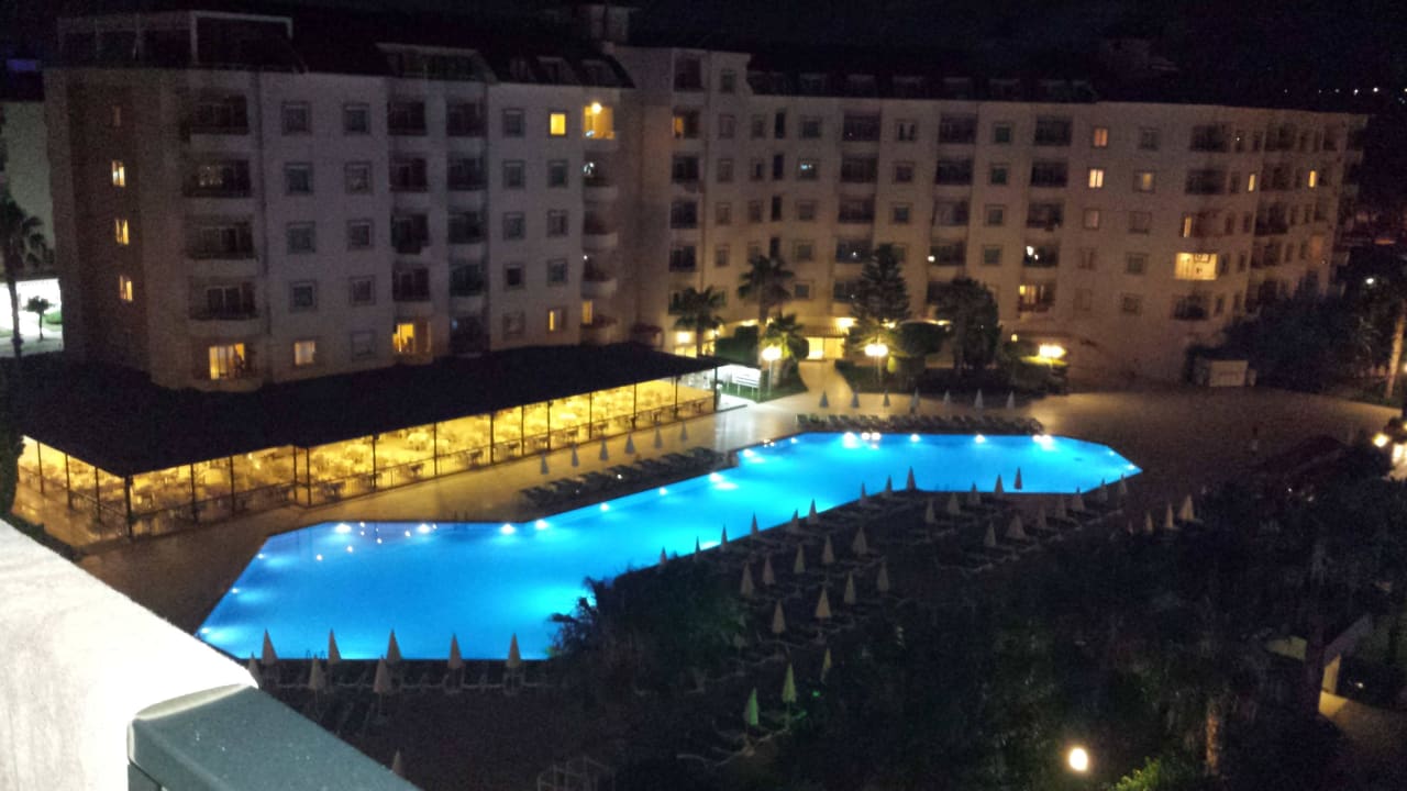 Ausblick abends Hotel Royal Garden Beach