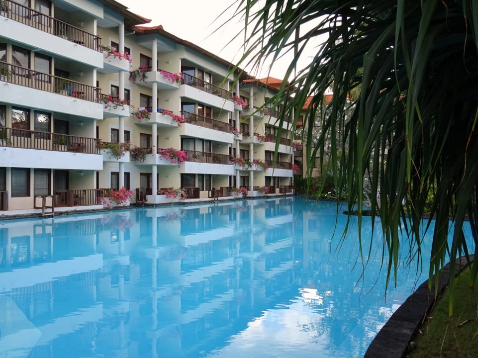 Pool The Laguna A Luxury Collection Resort & Spa