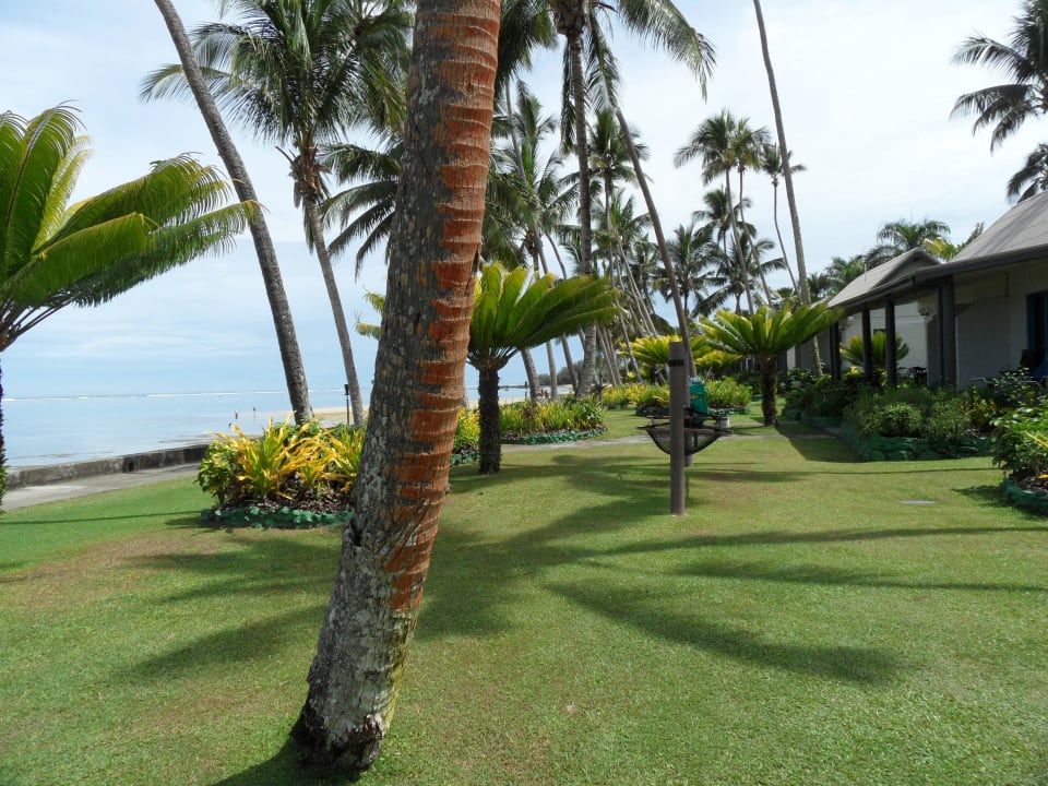 Blick nach rechts von unserem Bungalow Fiji Hideaway Resort & Spa