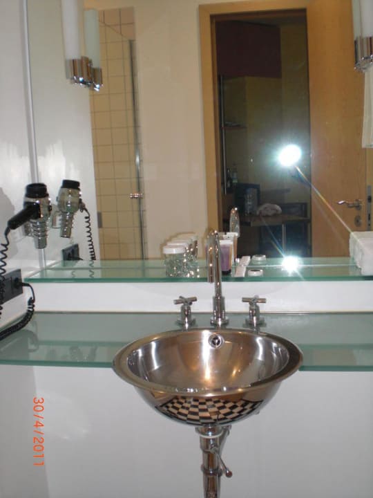 Waschbereich INNSIDE by Meliá Frankfurt Eurotheum