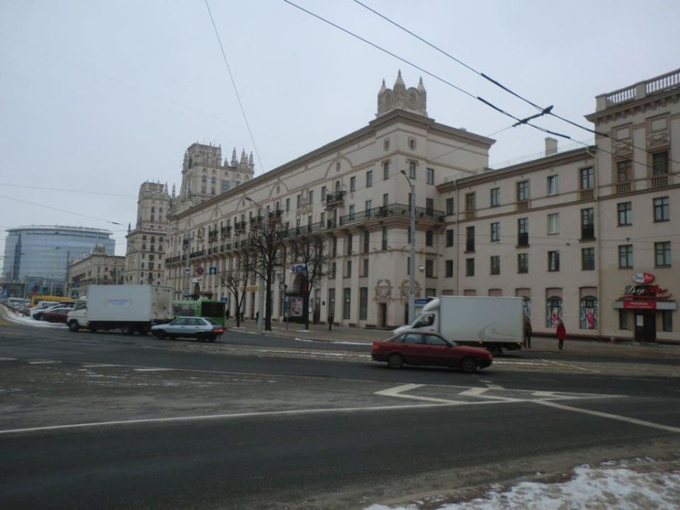 Blick auf das Gebäude mit dem Appartement Apartment Minsk Flat 10 Valutsa Kirava No. 2