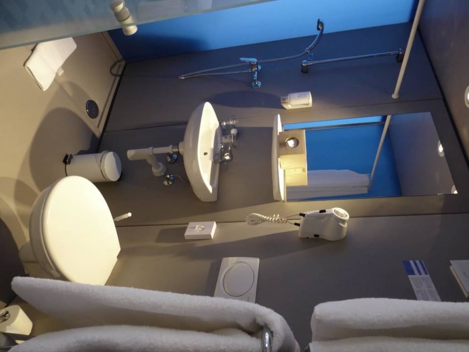 Bathroom Fred Guest House Zürich Hauptbahnhof