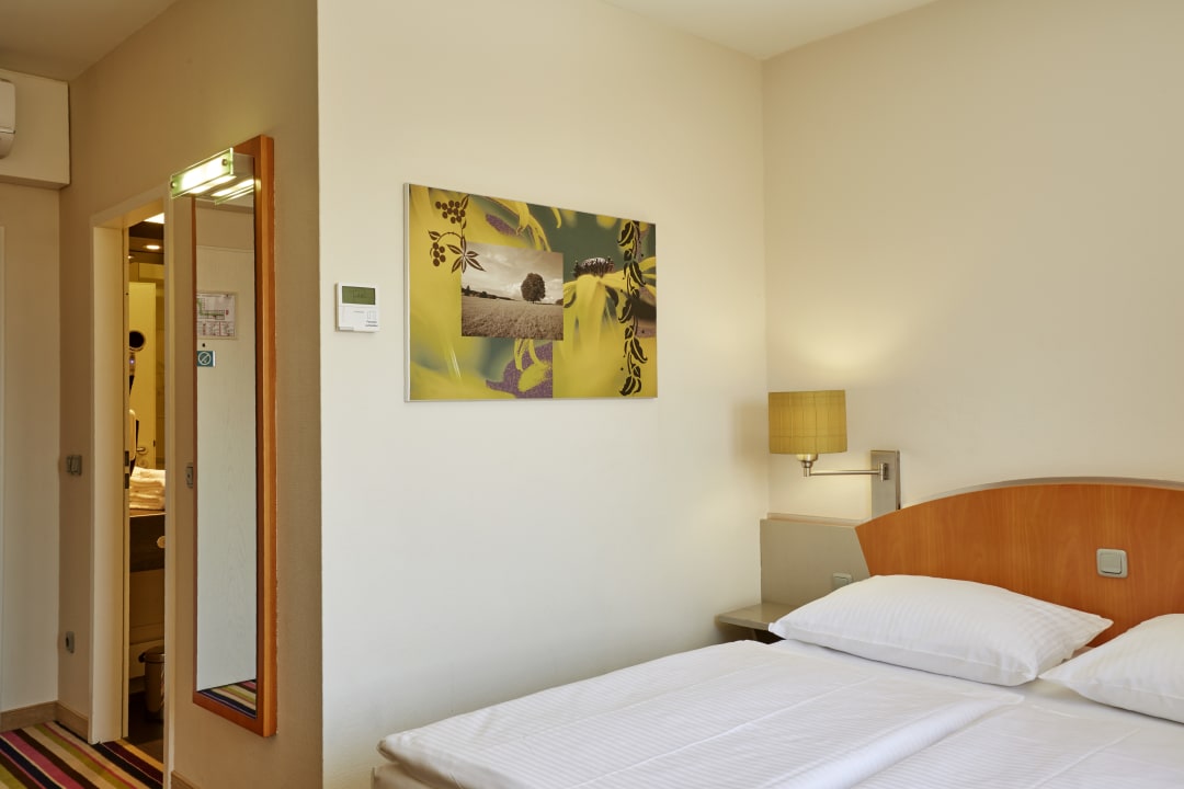 Zimmer H+ Hotel Köln Hürth