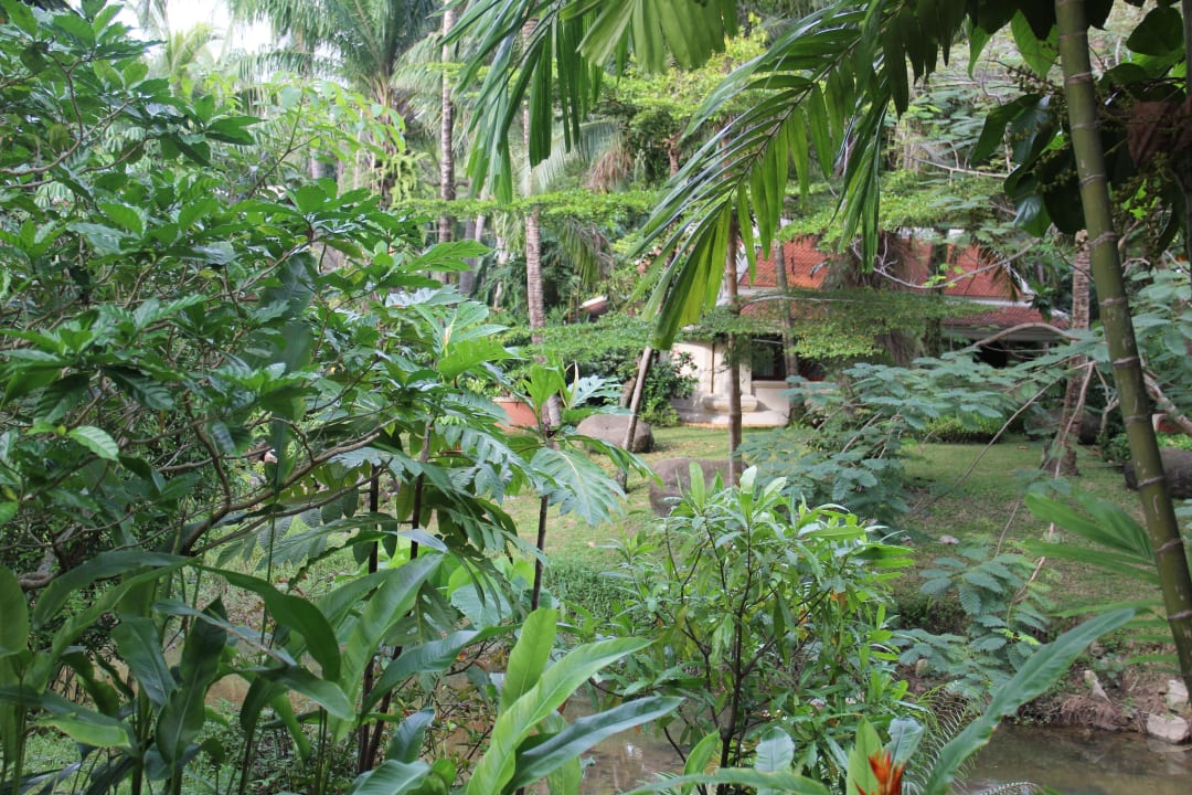 Eines der Bungalows von Aussen Santiburi Koh Samui