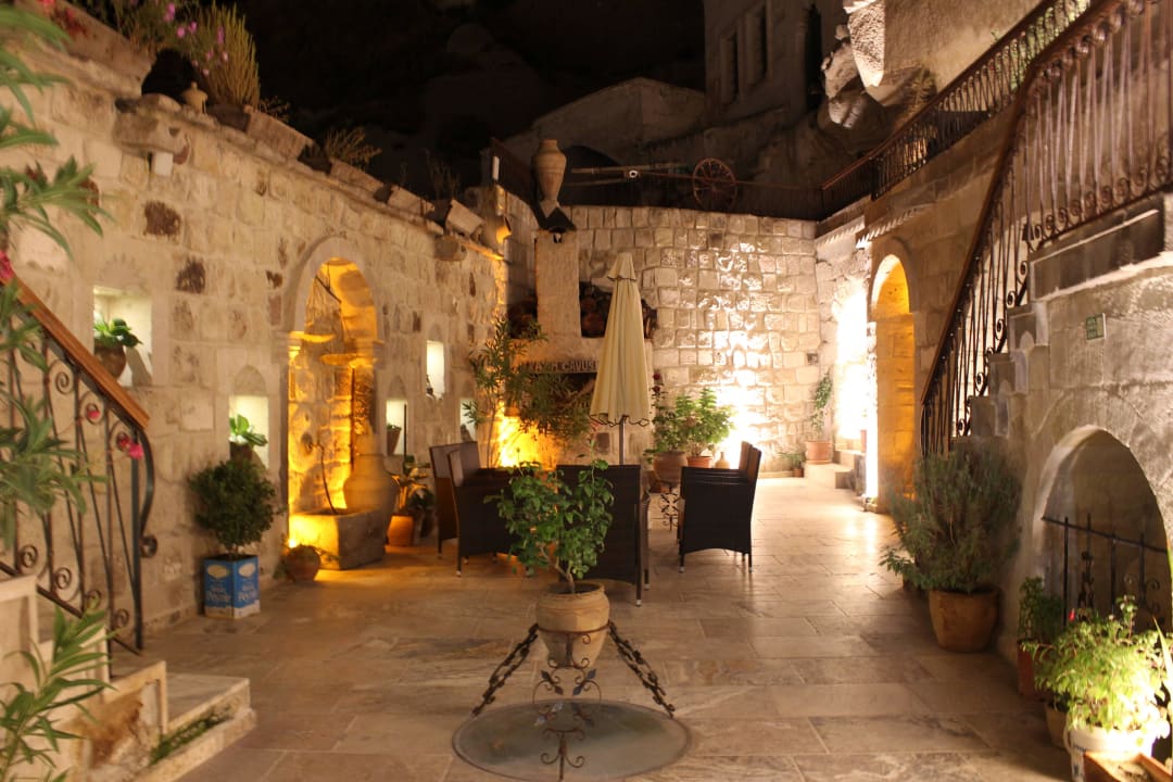 Innenhof Erenbey Cave Hotel