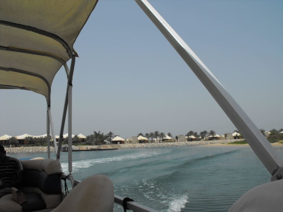 Anreise mit Boot The Ritz-Carlton Ras Al Khaimah Al Hamra Beach