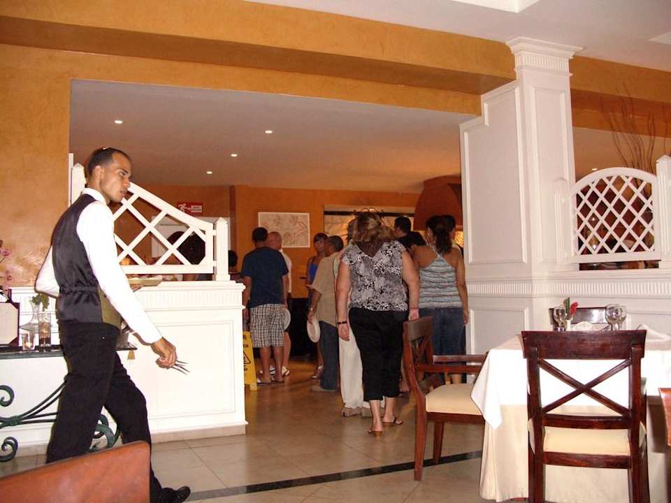 Jazmin Büffet Lobsterengpass Bahia Principe Luxury Esmeralda