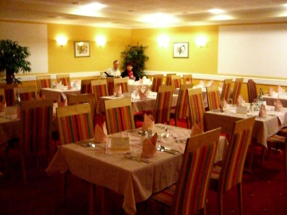 Ein neuerer Speisesaal Hotel Alphof Alpbach