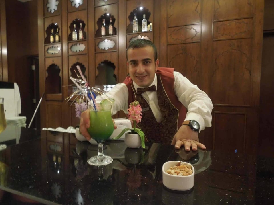 Prost- alkoholfreier Ben 10 Royal Taj Mahal Hotel