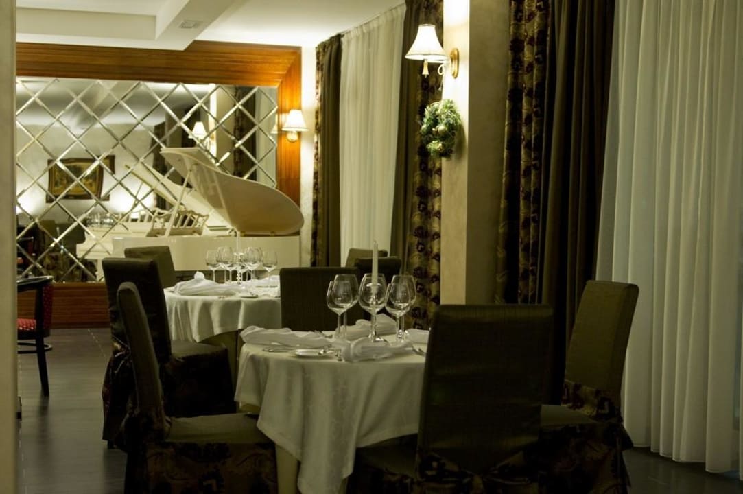 Ресторан "Kal'vados" Hotel ForRestMix Club