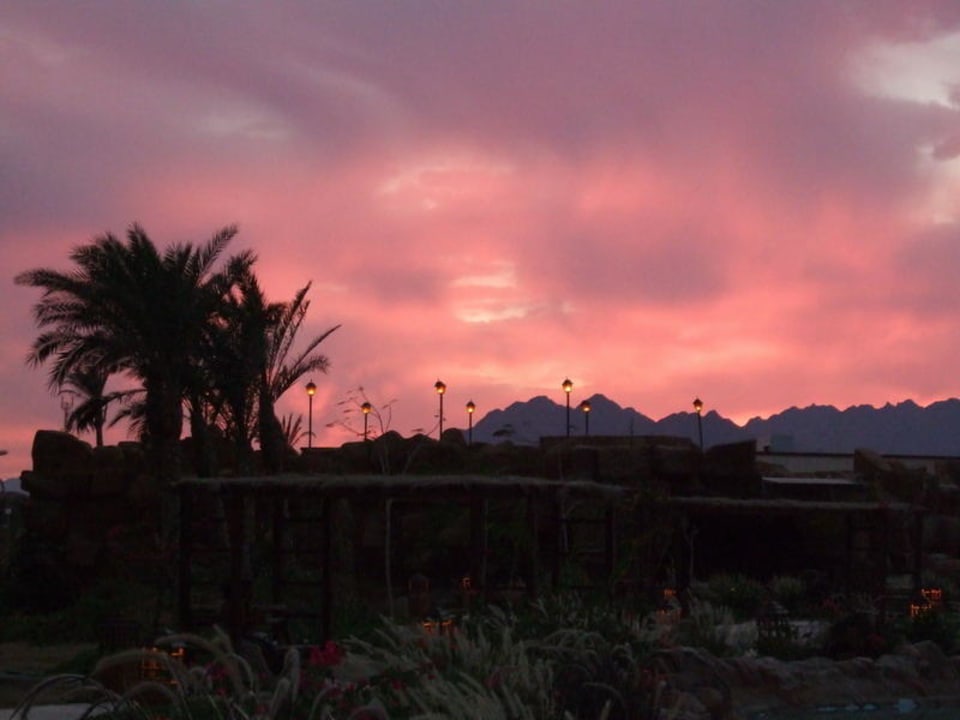 wunderschöner Sonnenuntergang Regency Plaza Aqua Park & Spa