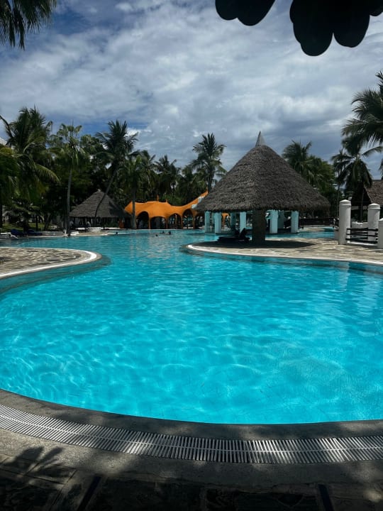 Pool Hotel Southern Palms Beach Resort