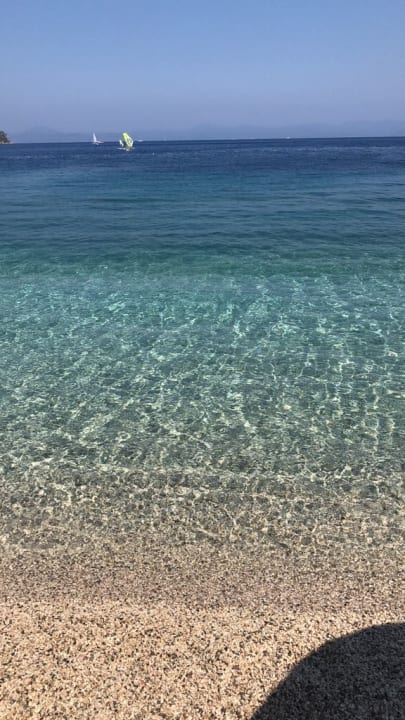 Strand Hillside Beach Club