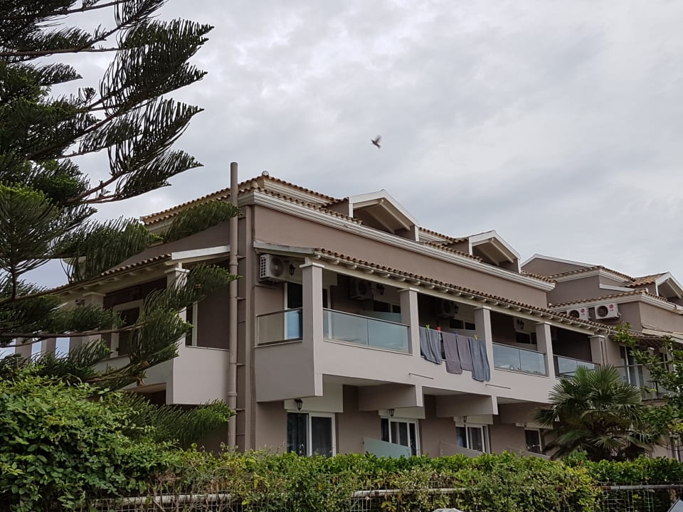 Außenansicht Acharavi Beach Hotel