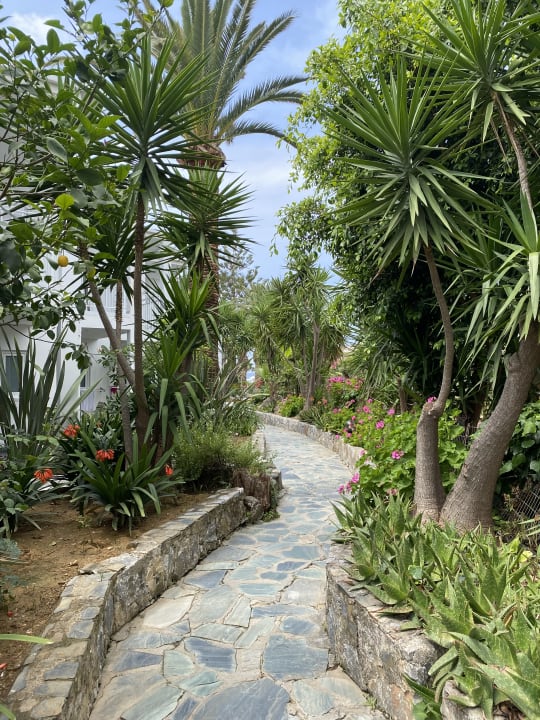 Gartenanlage HARPIN Happy Days Beach Hotel