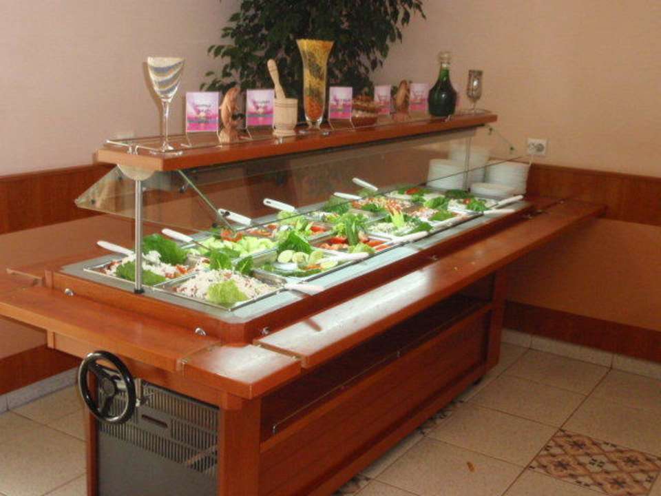 Salat Bar wovon es auch zwei von gibt Burgas Beach Hotel