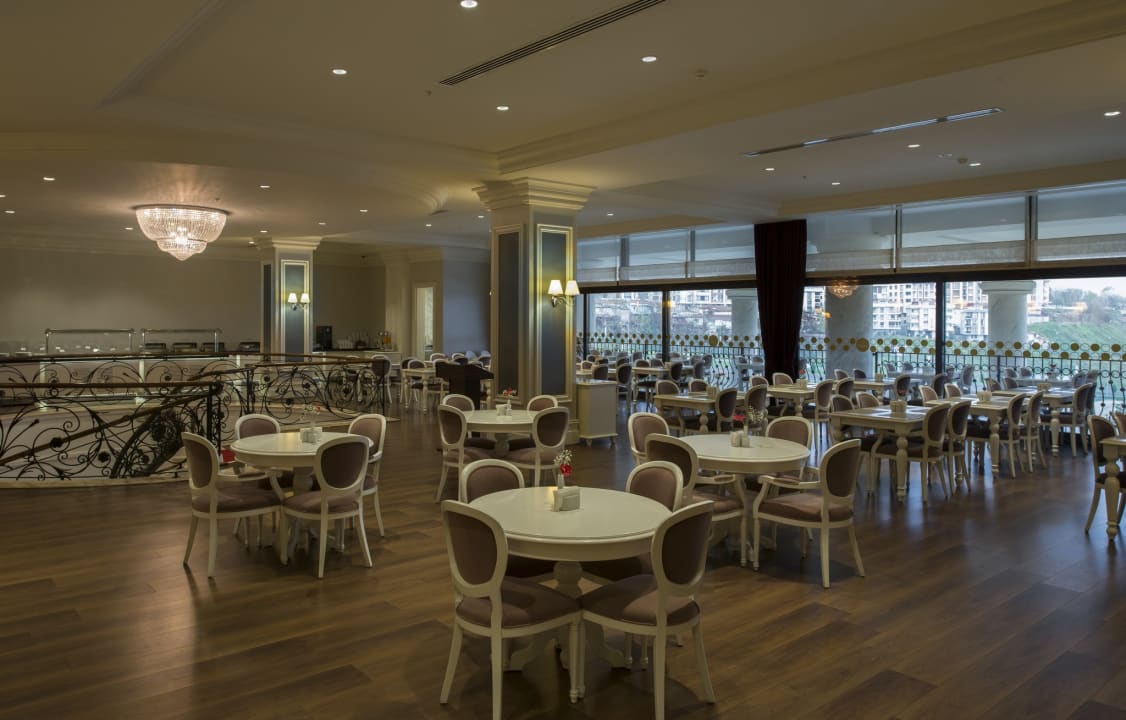 Restaurant Isfanbul Holiday Home & Suites