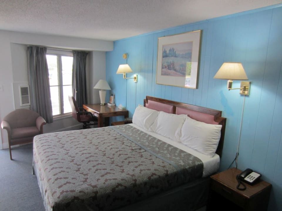 Zimmer Royal Inn Motel