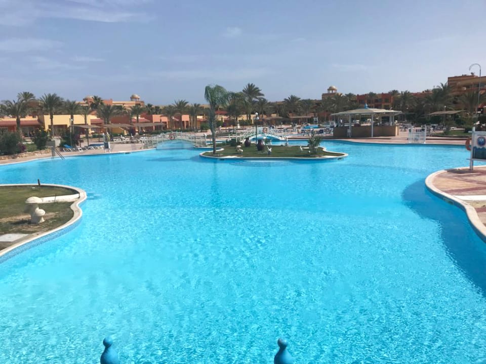 Pool Malikia Resort Abu Dabbab