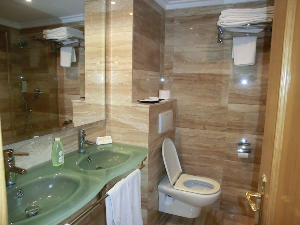 Blick ins Bad ,re. Dusche Grupotel Los Príncipes Apartments & Spa