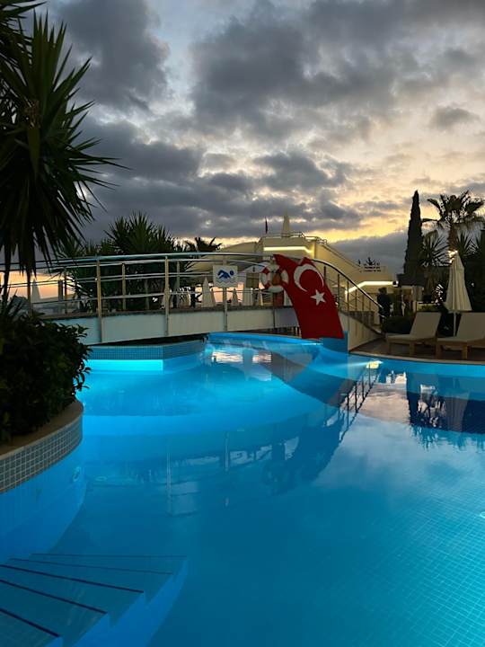 Pool Laguna Beach Alya Resort & Spa Hotel