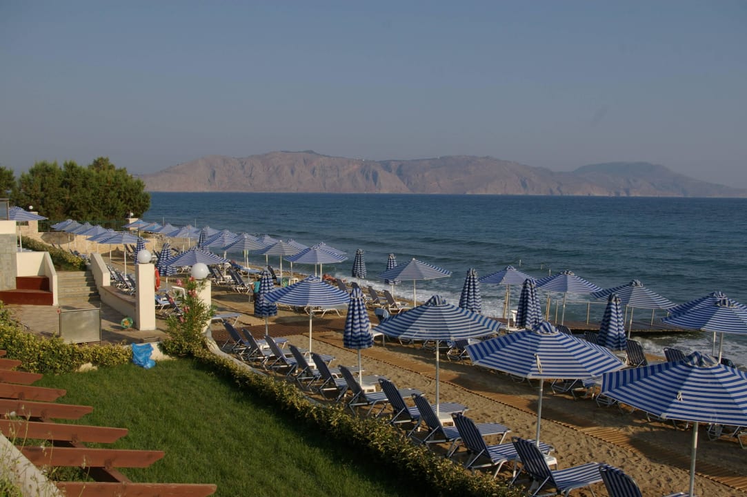 The beach Hydramis Palace Beach Resort