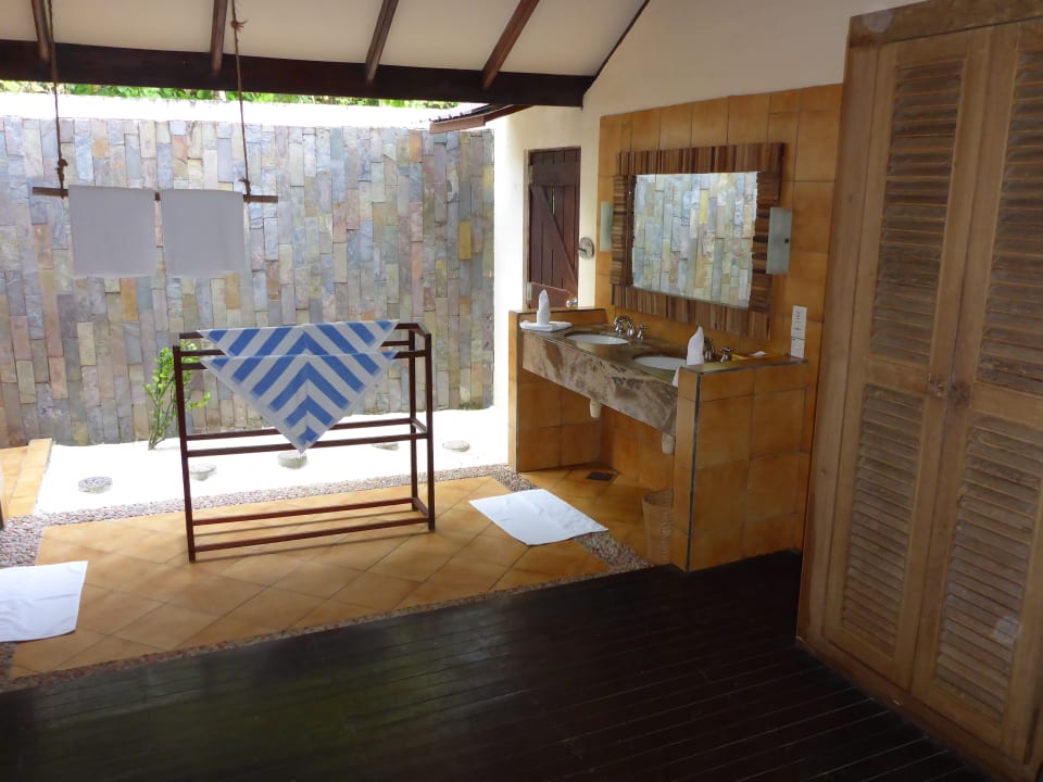 Zimmer Filitheyo Island Resort