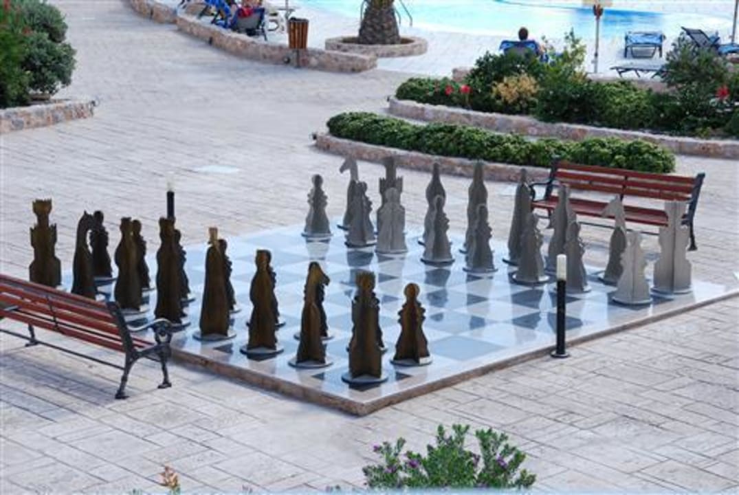 Schachbrett Hotel Santo MiraMare Resort