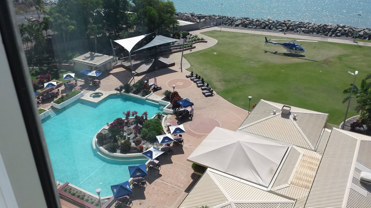 Gardenpool The Ville Resort - Casino