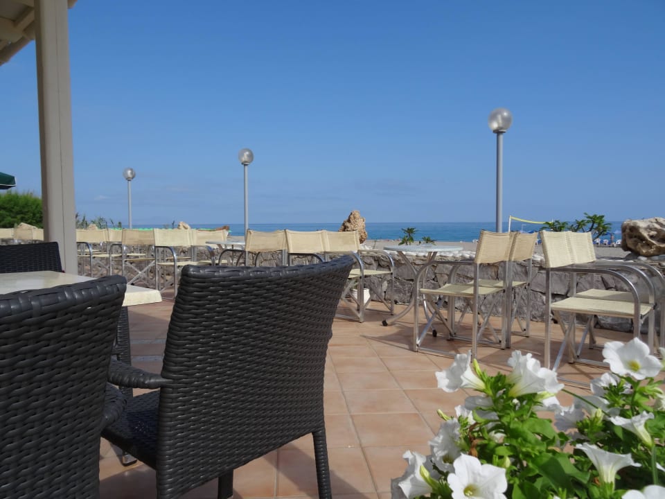 Gemütliche Terrasse Hotel Kathrin Beach