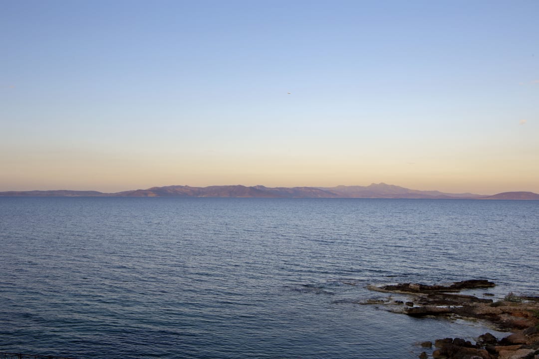 Ausblick Ramada by Wyndham Athens Attica Riviera