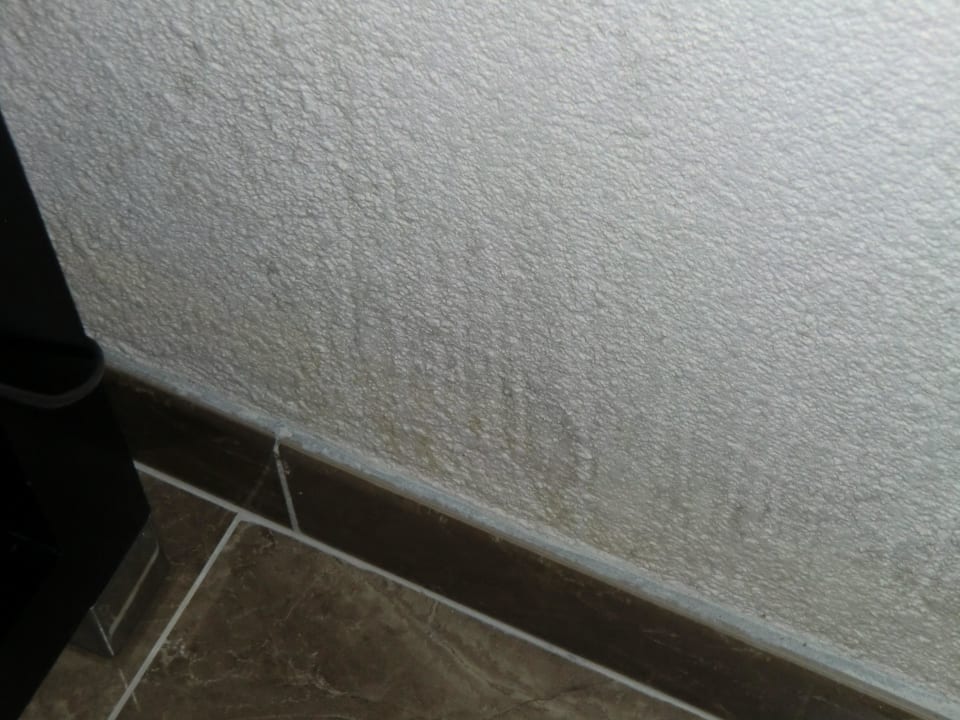 Verschimmelte Wand Sandos Playacar Select Club Adults only - All Inclusive