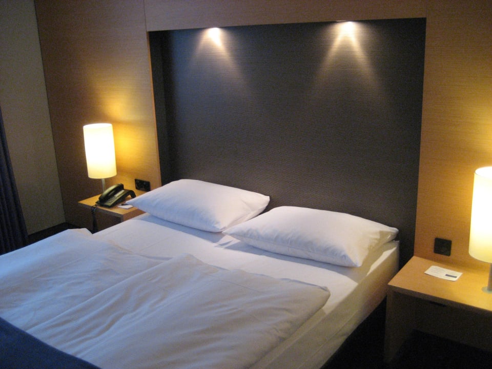 Schönes Standard-Doppelzimmer im 4.Stock Ramada by Wyndham Essen