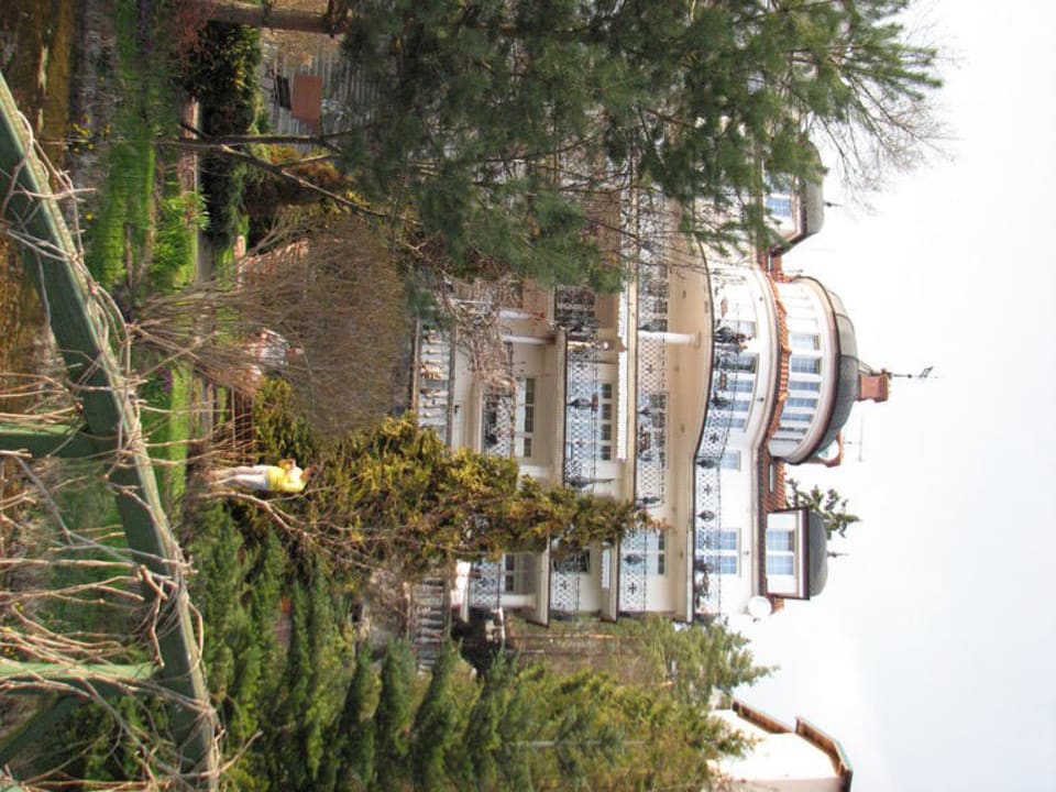 Widok od strony jeziora. Hotel Solar Palace Spa & Wellness