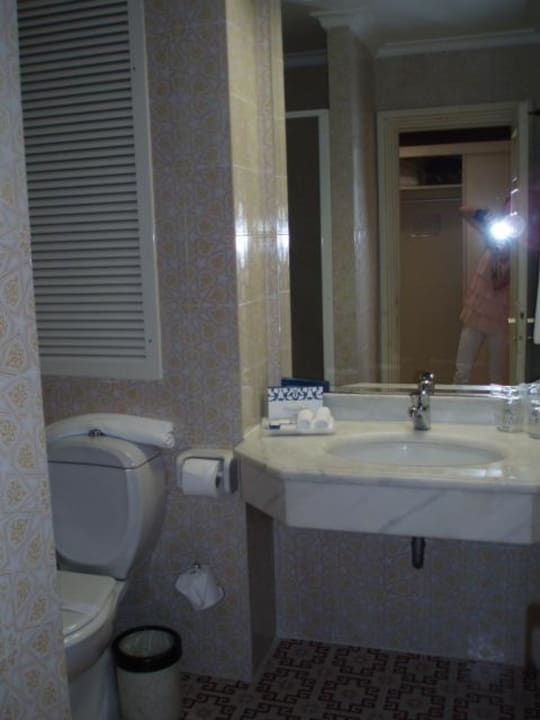 Badezimmer bei Ankunft Ali Bey Club