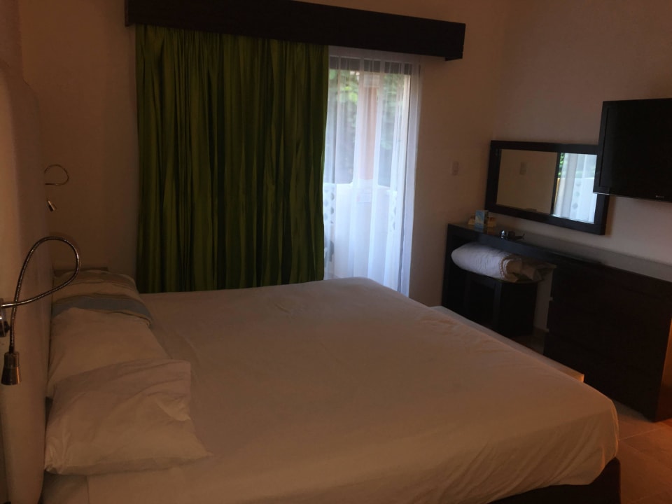Kingsize Bett Hotel Viva Dominicus Palace by Wyndham-All Inclusive Resort