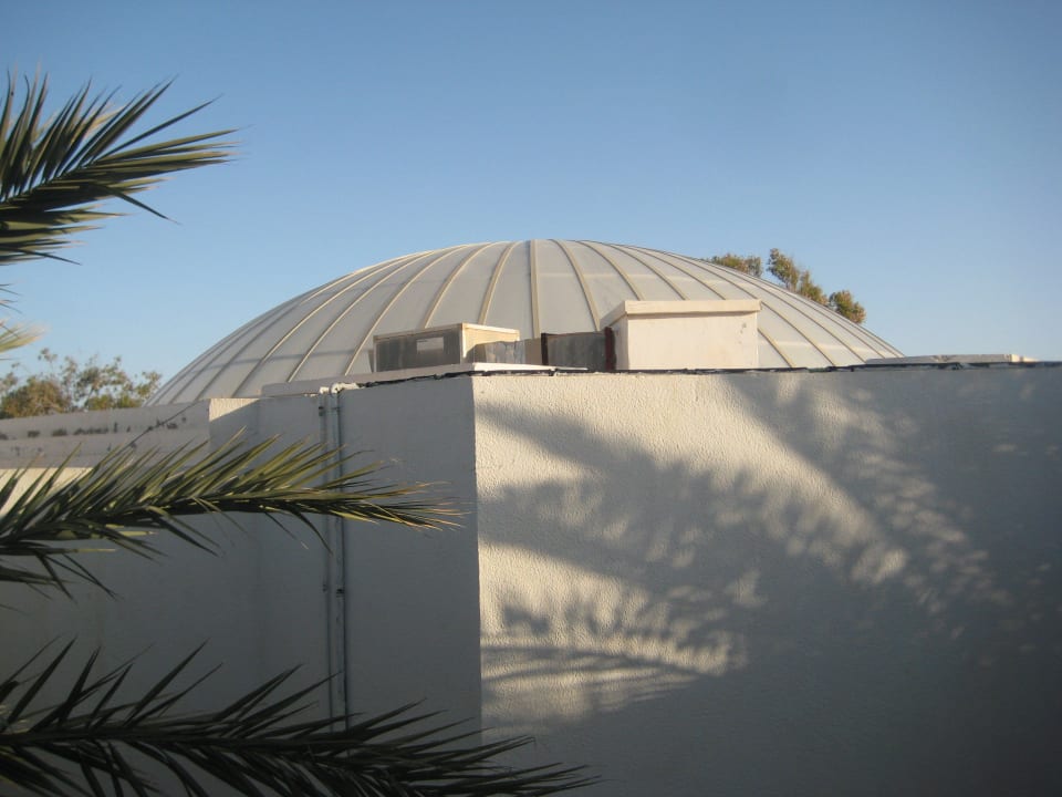 Ausblick aus dem ZImmer auf das Hallenbad Hotel El Mouradi Djerba Menzel
