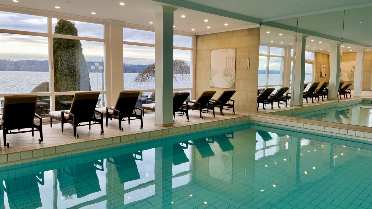 Pool Seehotel Leoni