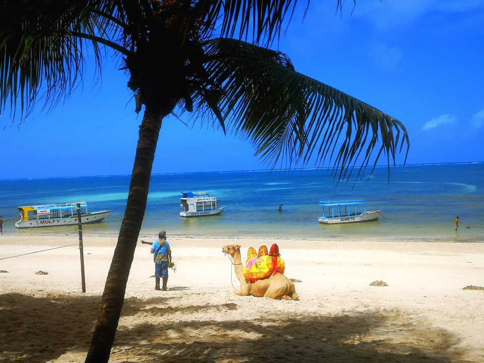 Strand Travellers Beach Hotel & Club