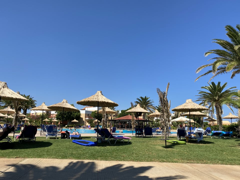 Pool Anissa Beach & Village