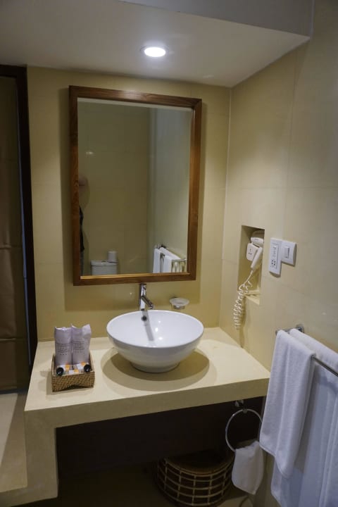 Bad Pandanus Beach Resort & Spa