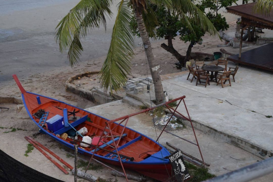 Blick zum Strand incl. Müllhaufen Lotus Paradise Resort