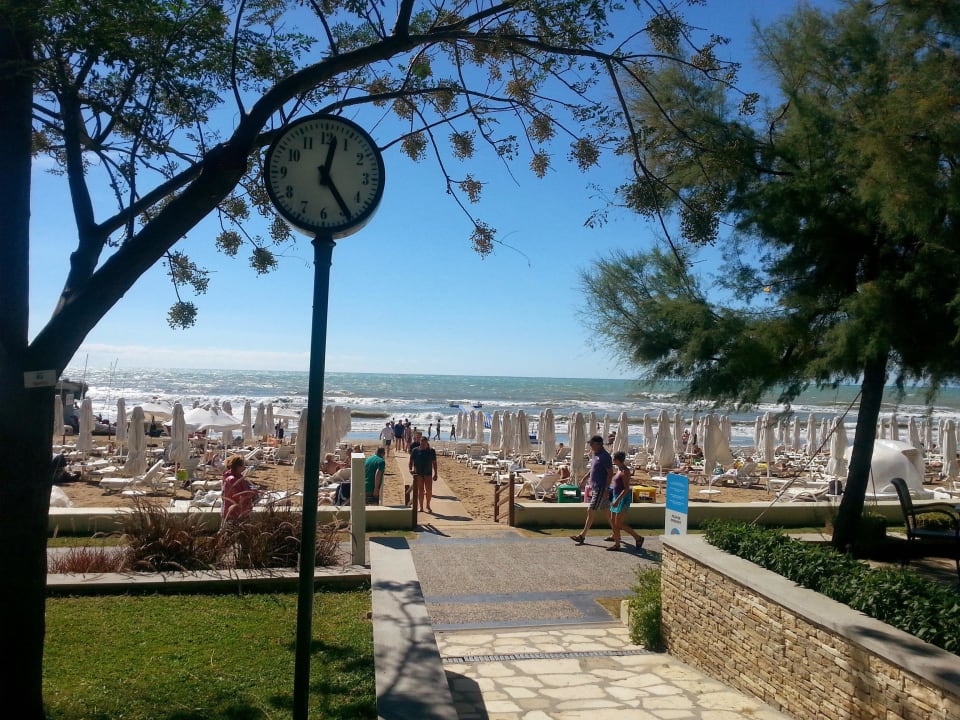 Ausgang zum Strand Arum Barut Collection