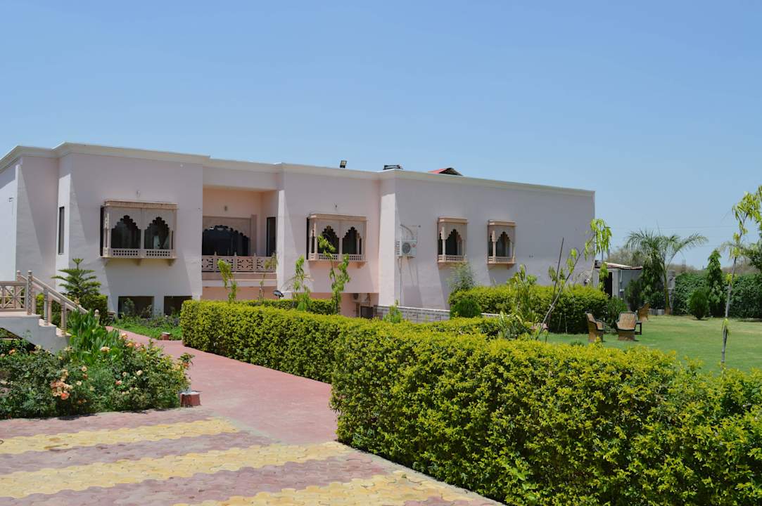 Ressort von außen Om Rudrapriya Holiday Resort