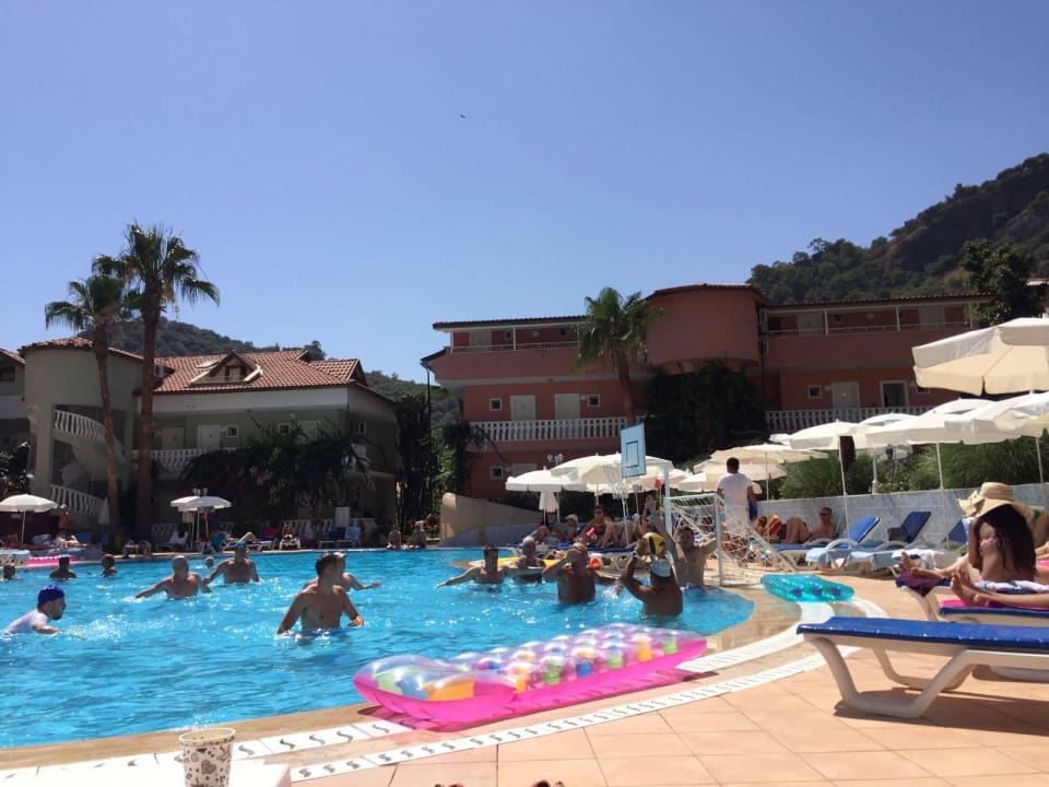 Wasserball spielen  Ölüdeniz Turquoise Hotel