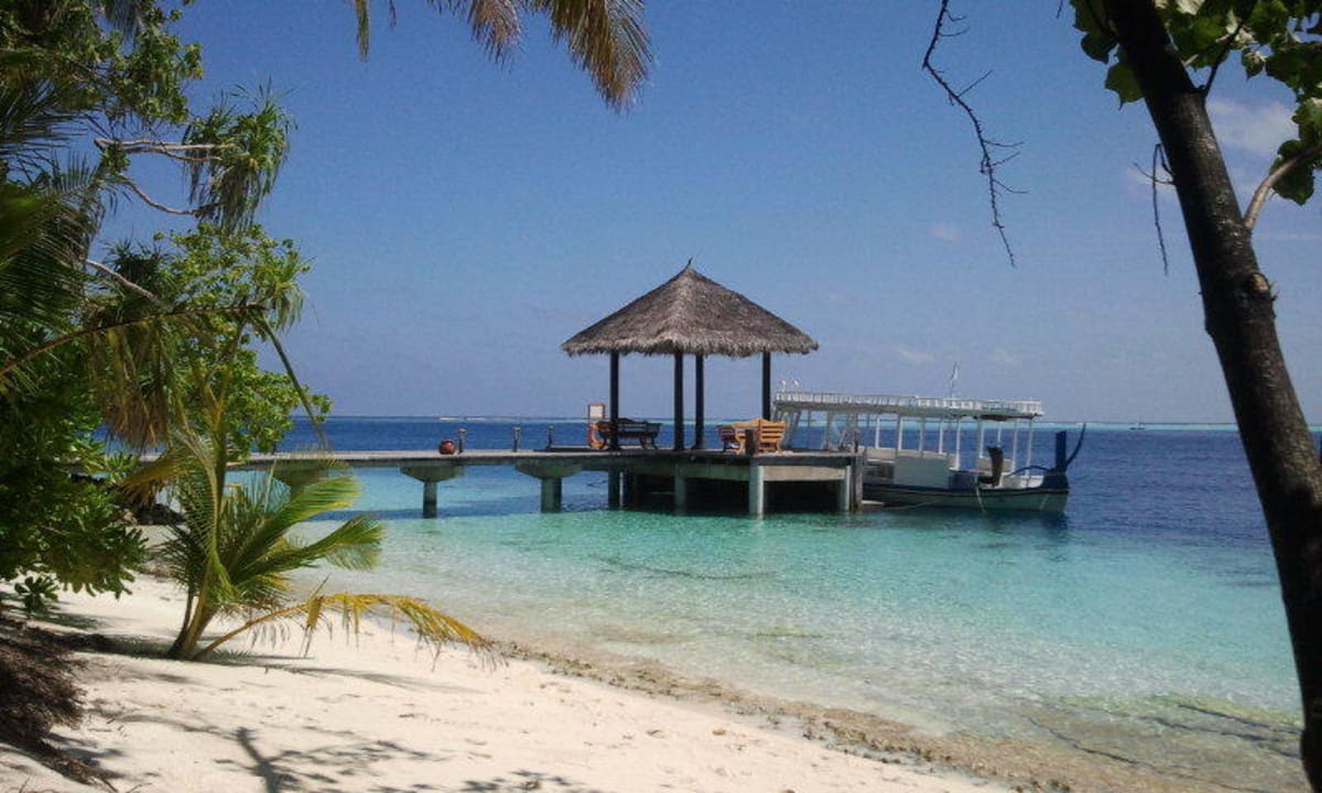 Schiffsteg wo man an kommt Vilamendhoo Island Resort & Spa