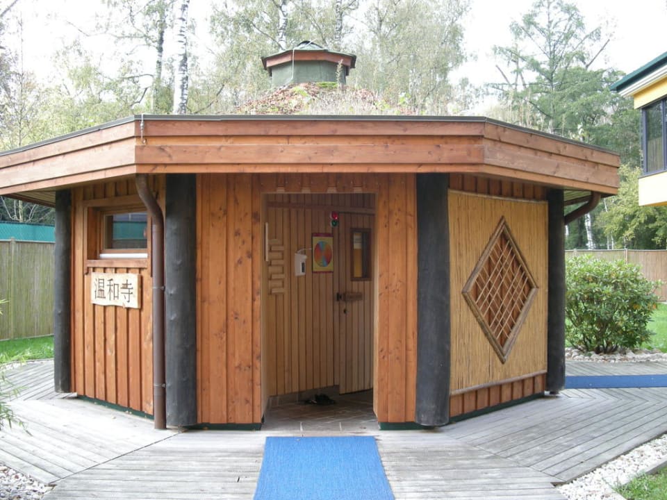 Die Pagodensauna in der Außenanlage EurothermenResort Bad Schallerbach Paradiso