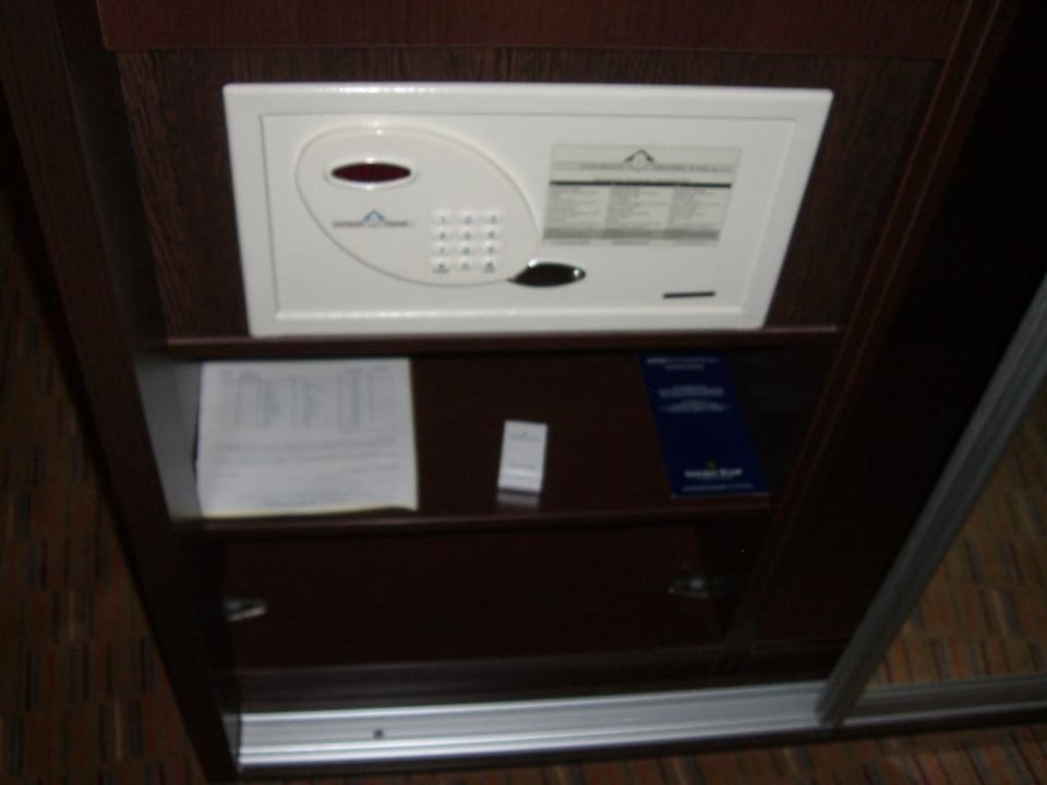 Der Safe  elaya hotel hamburg finkenwerder