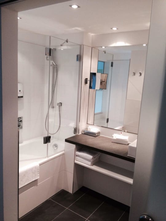 Badezimmer Zimmer 302 Hotel Im Schulhaus